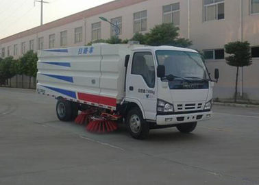 Porcellana Camion ad alta pressione 4x2 della spazzatrice stradale del circuito dell'acqua 5500 litri per ISUZU fornitore