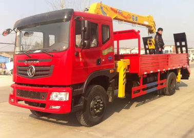 Porcellana Il camion di Dongfeng 4x2 ha montato il rendimento elevato della gru mobile della gru/5 tonnellate fornitore