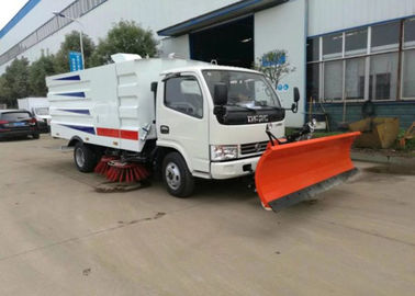 Porcellana Camion della spazzatrice stradale di vuoto di Dongfeng 8000 litri di 4x2 6x4 8x4 con la pala della neve fornitore